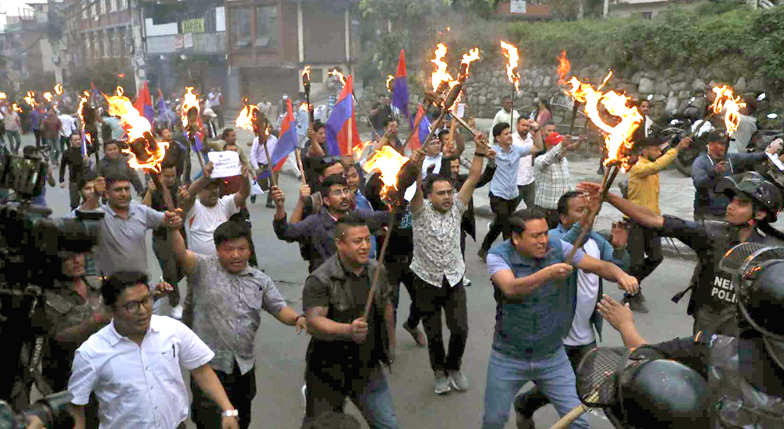 Youth-Federation_UML-protest-2