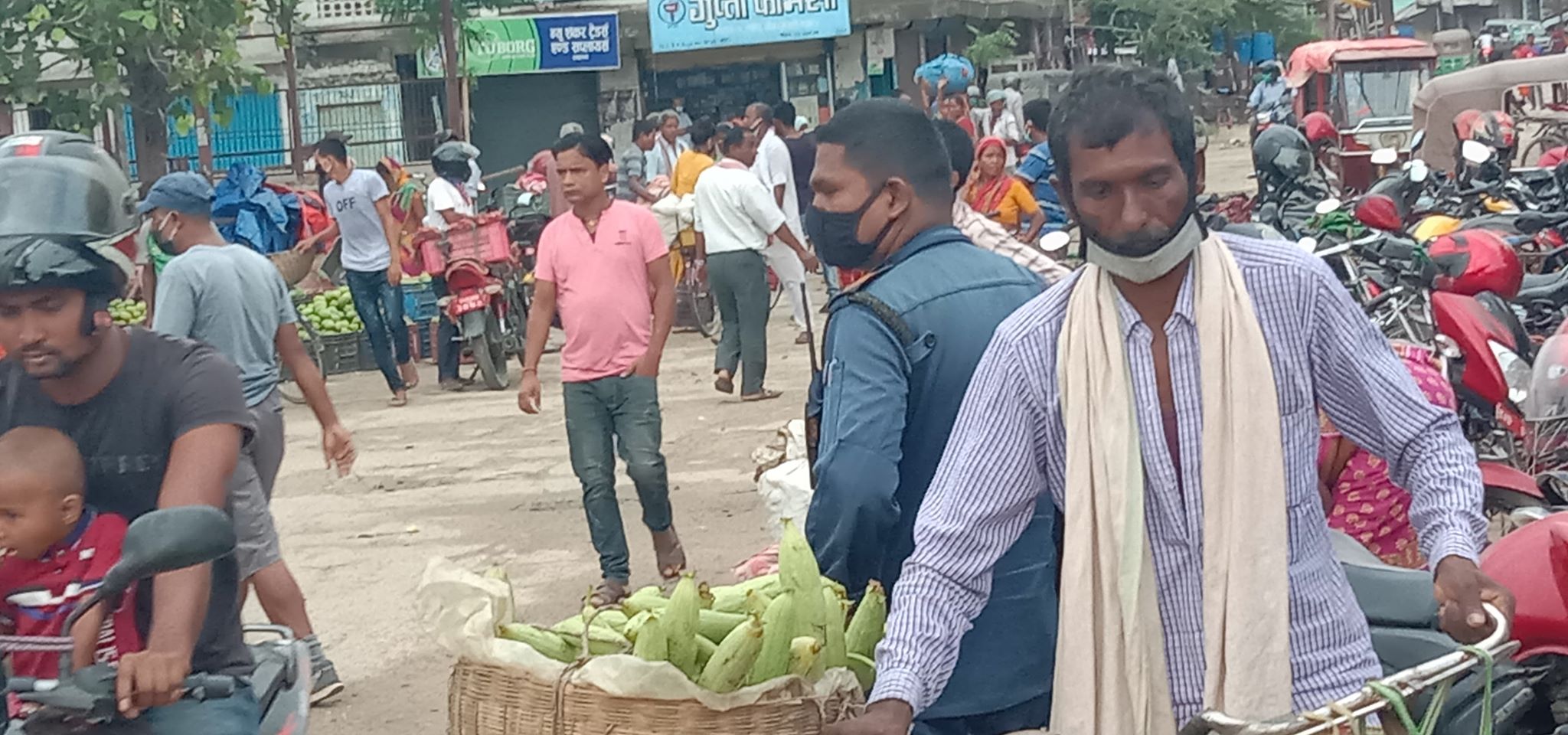lahanma n samajik duri n mask ko prayog.2 photo